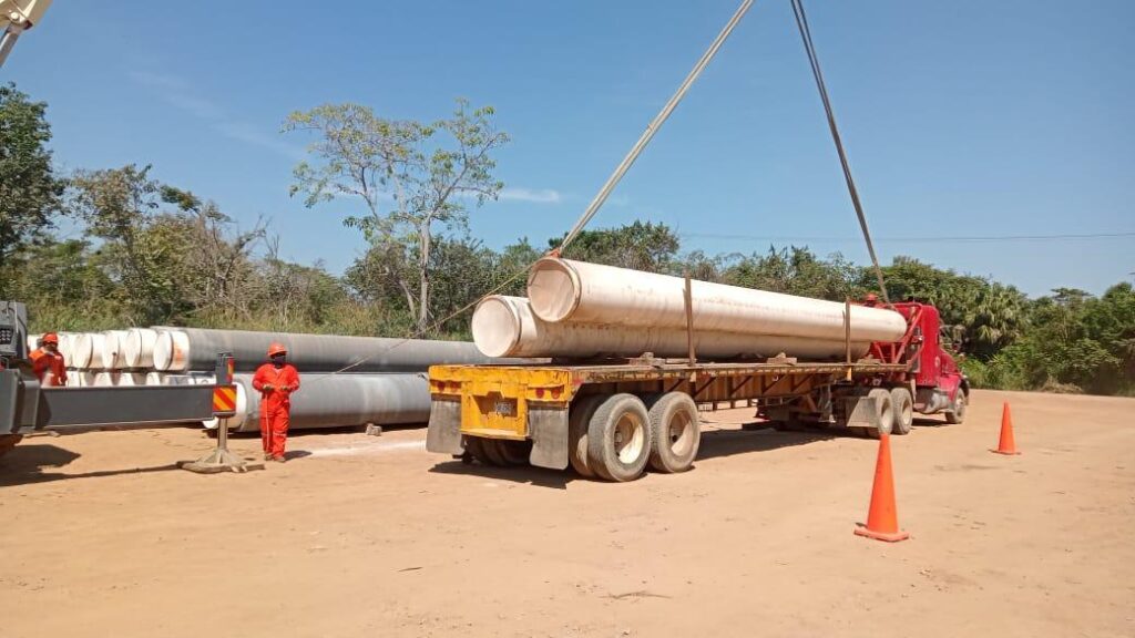 Procura y transporte de tuberías y materiales